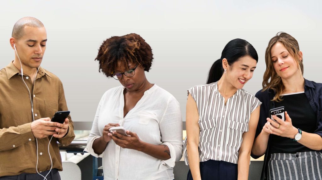 Social ROI webinar, Harte Hanks, people looking at their phones